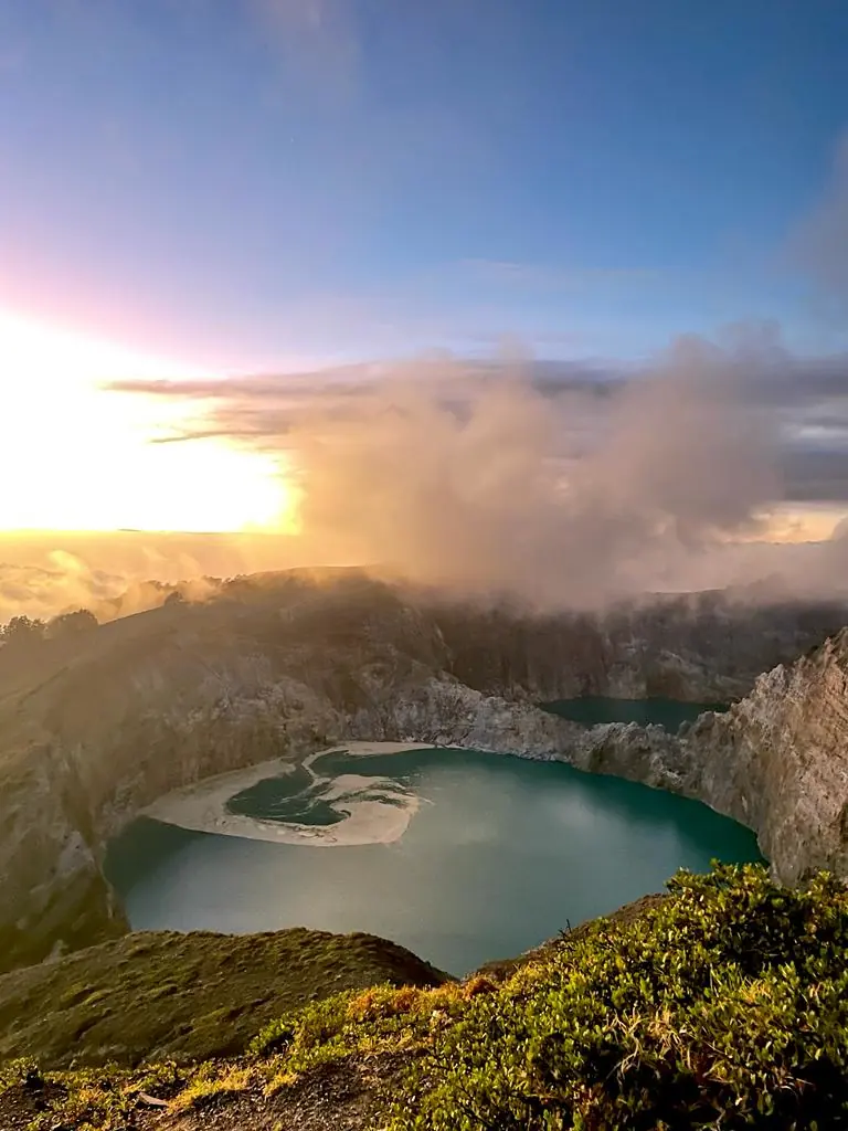 Authentic Flores – Volcanoes, Villages & Hidden Islands